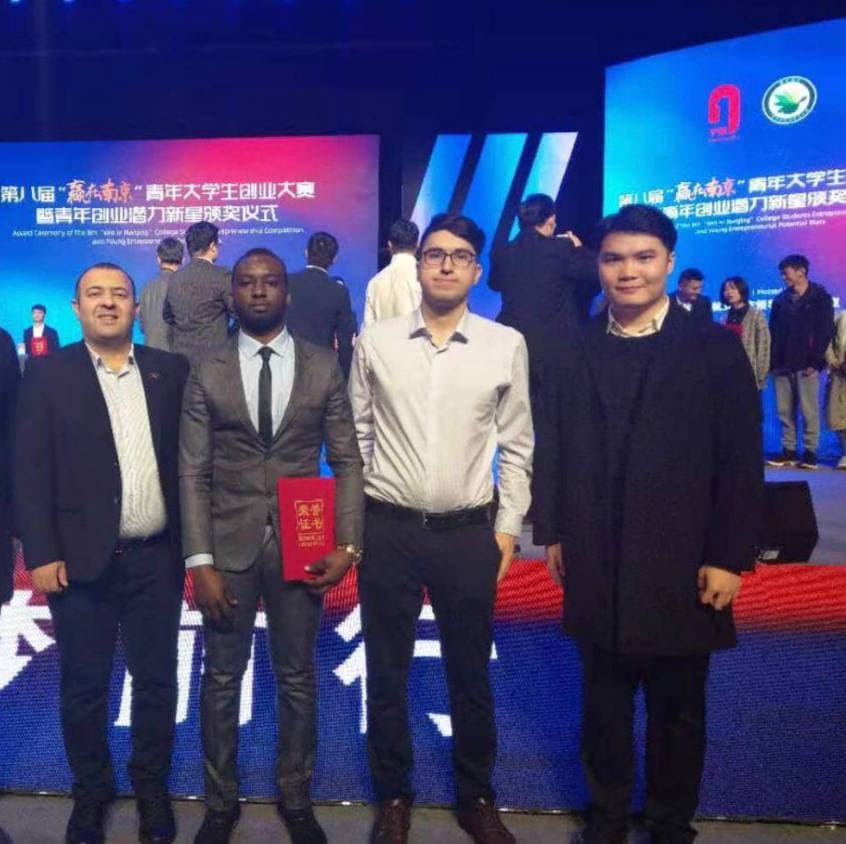 Christian Magoua Holding prize at the 8th Nanjing Entrepreneurship Competition at Nanjing, September 2020.